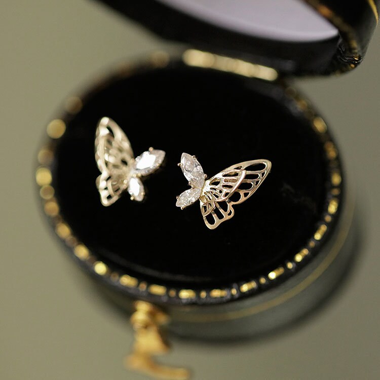 Solid Gold Butterfly Stud Earrings, 9K Real Gold Delicate Butterly Stud Earrings, 9K Gold Piercing Earlobe Earrings, Gift for Her