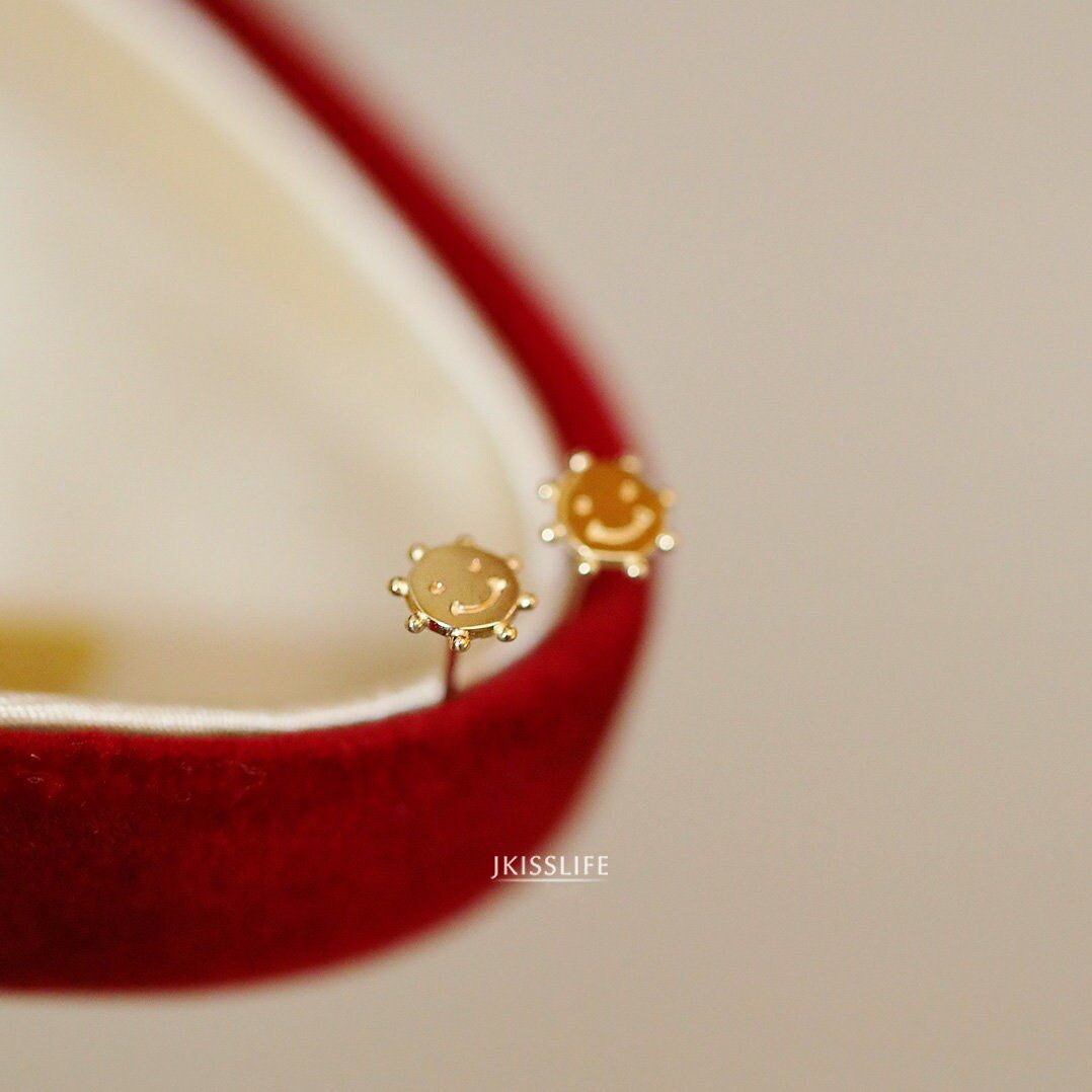 9K Solid Gold Smiling Sun Stud Earrings