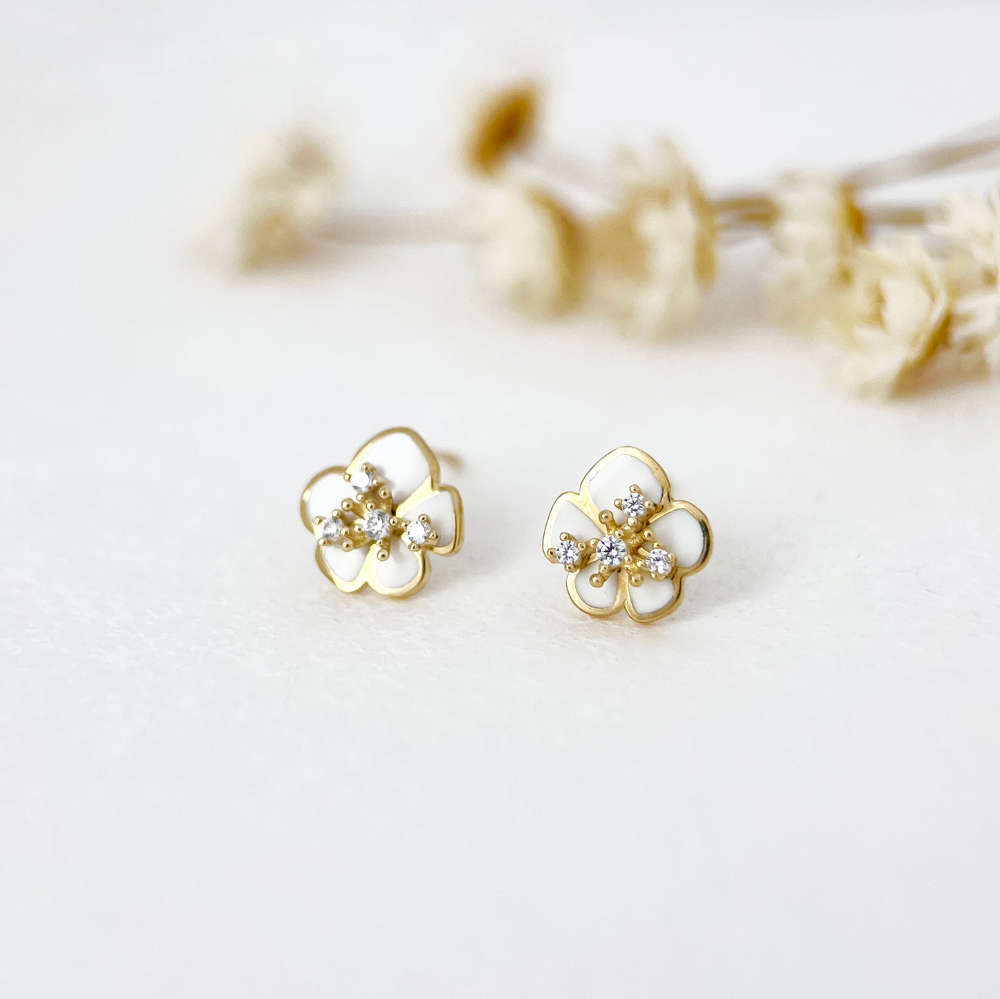 9K Solid Gold Elegant White Flower Stud Earrings