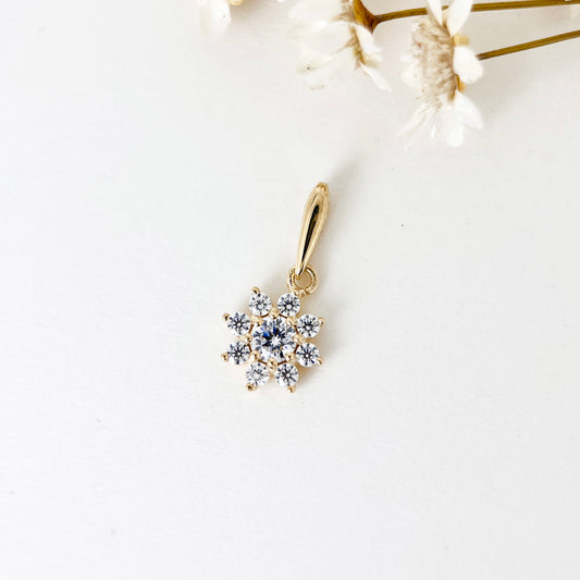 9K Solid Gold Sparkling Dainty Flower Pendant Necklace