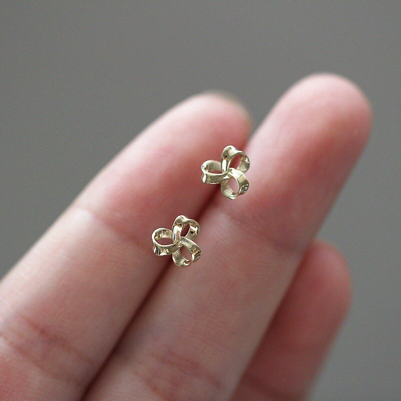 9K Solid Gold Delicate 3D Bowknot Stud Earrings