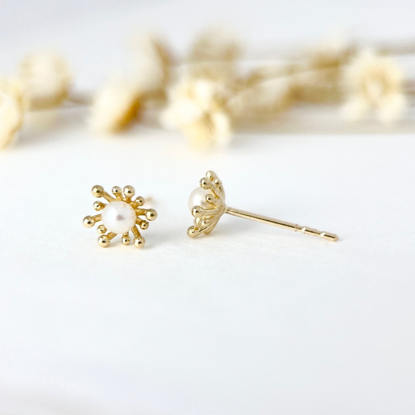 9K Solid Gold Natural White Pearl Flower Stud Earring