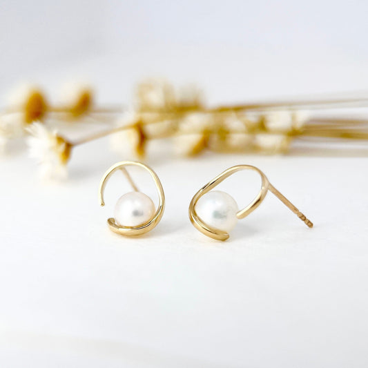 14k Solid Gold Half-circle Shaped Natural Pearl Stud Earrings